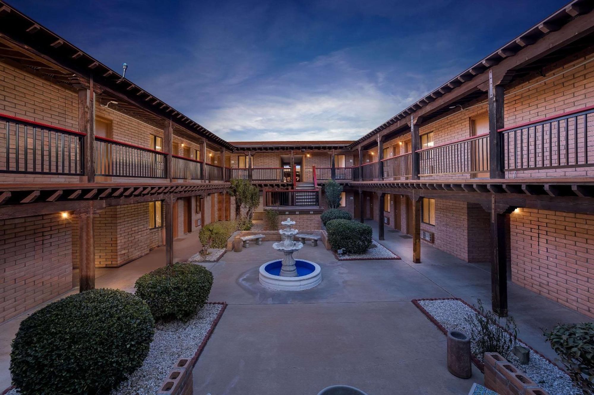 Clarion Inn Sierra Vista Buitenkant foto