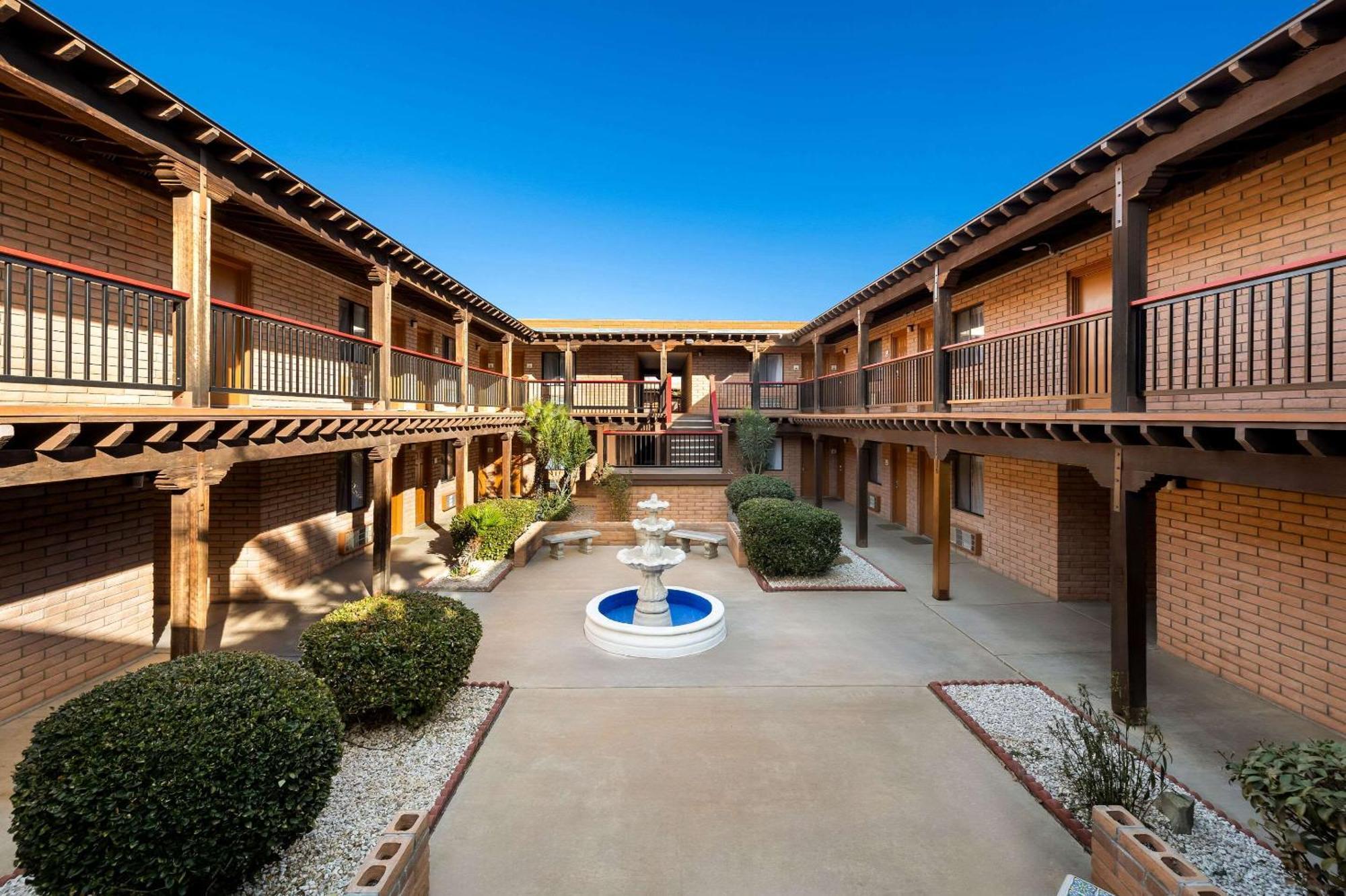 Clarion Inn Sierra Vista Buitenkant foto